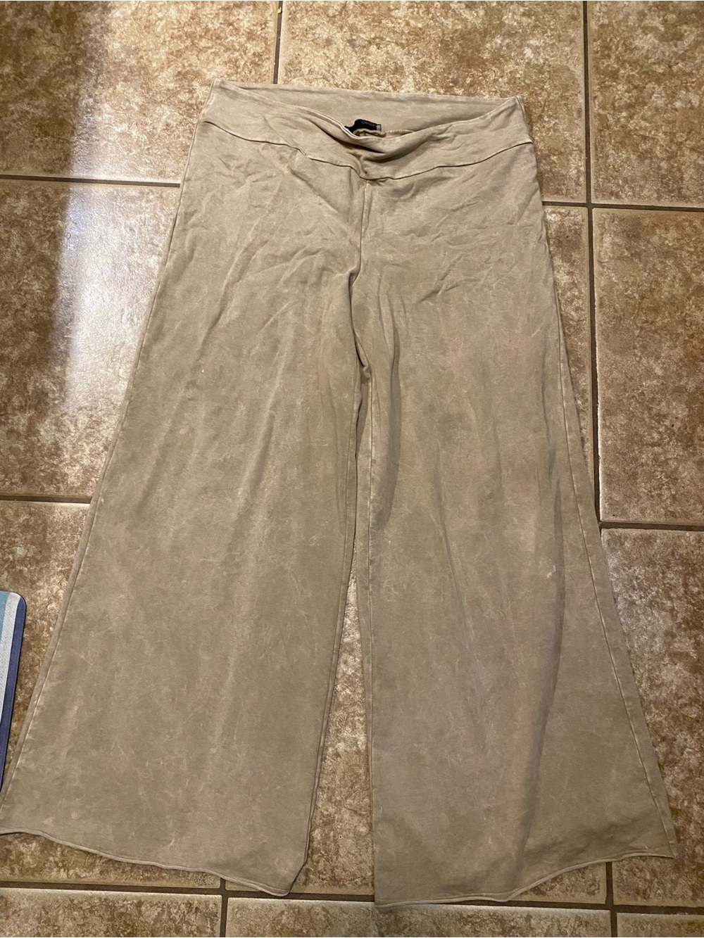 Wide-Leg Cream Women’s Pants - Comfortable Casual Style Chatoyant